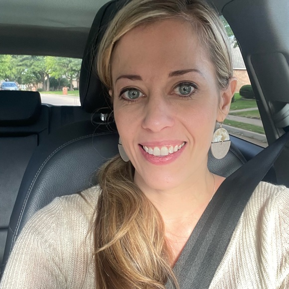 Meet your Posher, Andrea - Picture 4 of 4